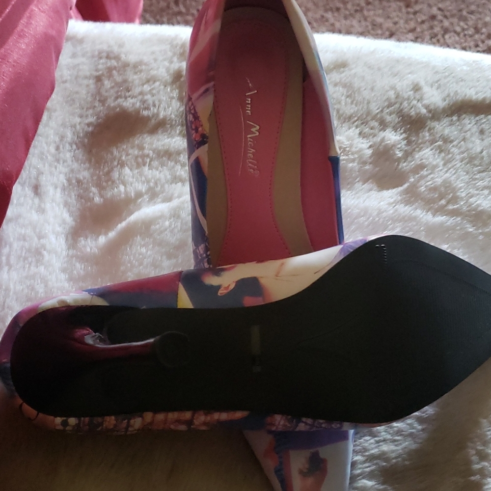 Shoes - Picture 2 of 3